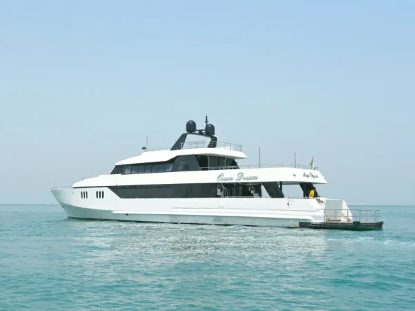 143ft yacht – cruising view