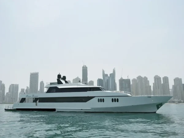143ft yacht – cruising view