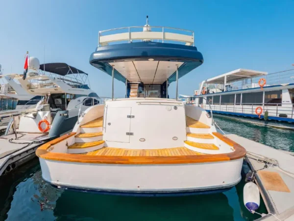 65ft yacht – cruising view