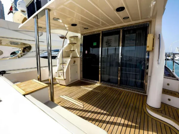 66ft yacht – side view