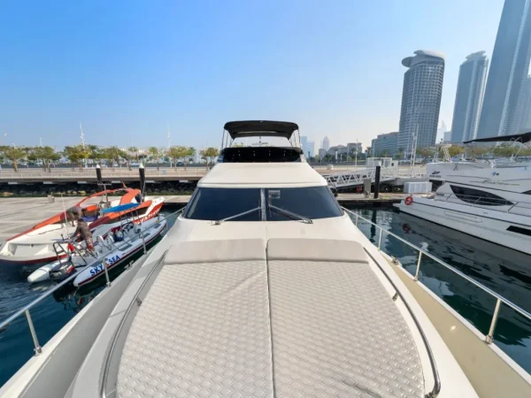 68ft yacht – side view