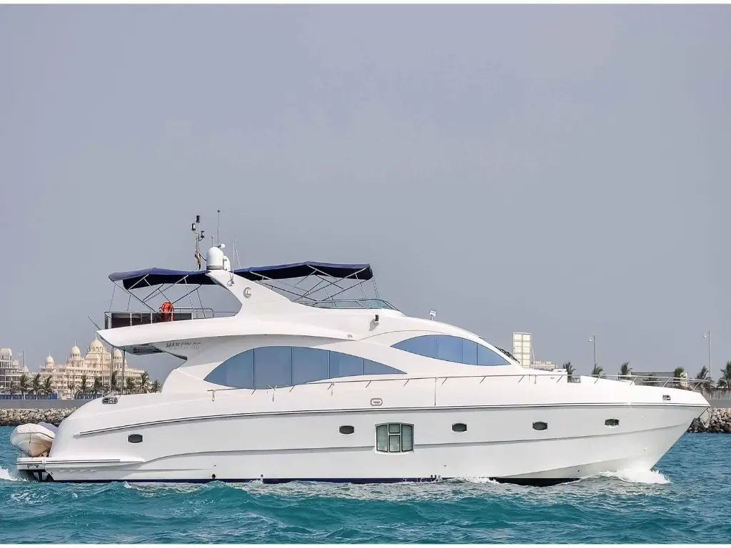 88ft yacht – deck view