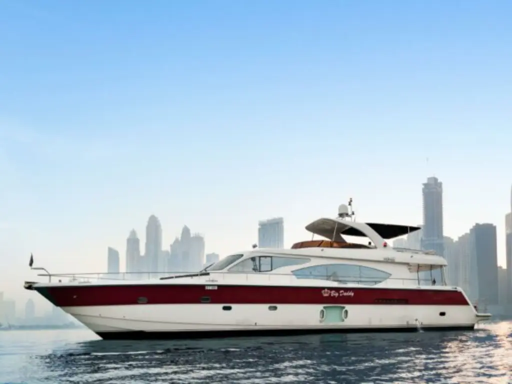 90ft yacht – cruising view
