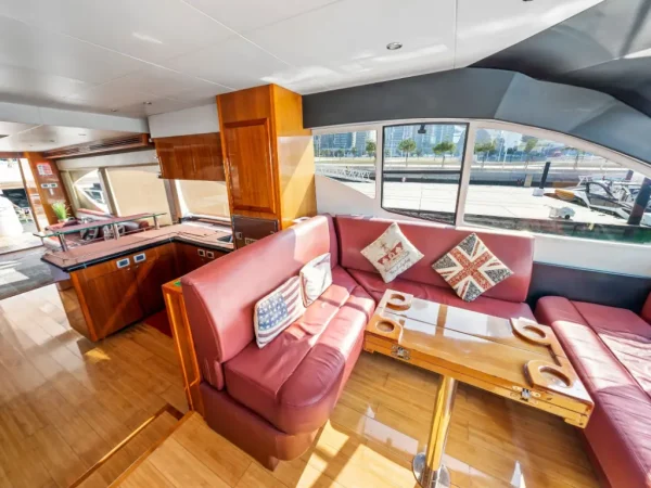 90ft yacht – cruising view