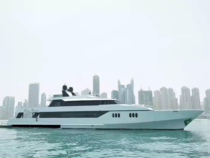 Yacht rental Dubai
