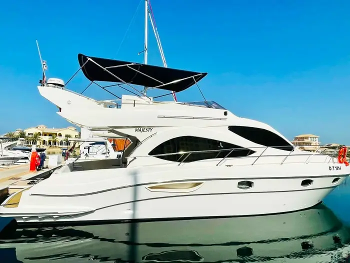 Yacht rental dubai for couples