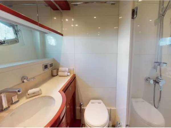 88FT Majesty Yacht Rental in Dubai Marina