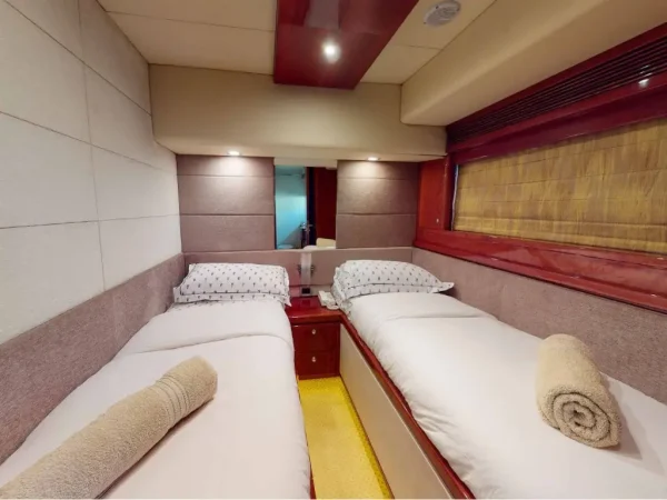 88FT Majesty Yacht Rental in Dubai Marina