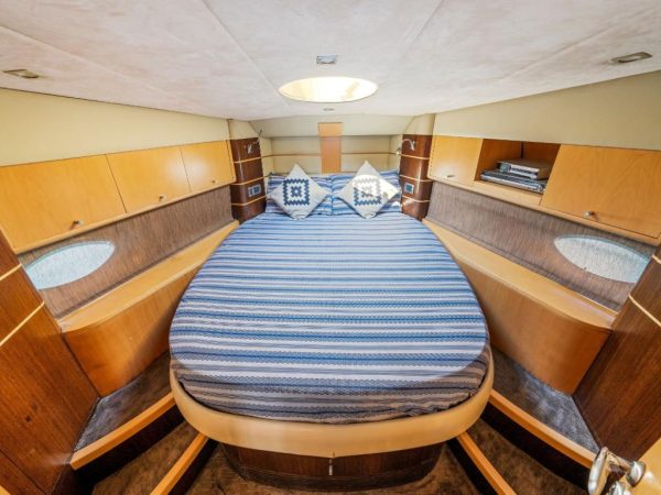 50ft Al Shali Yacht Dubai – Private Yacht for Sunset & Sightseeing Tours