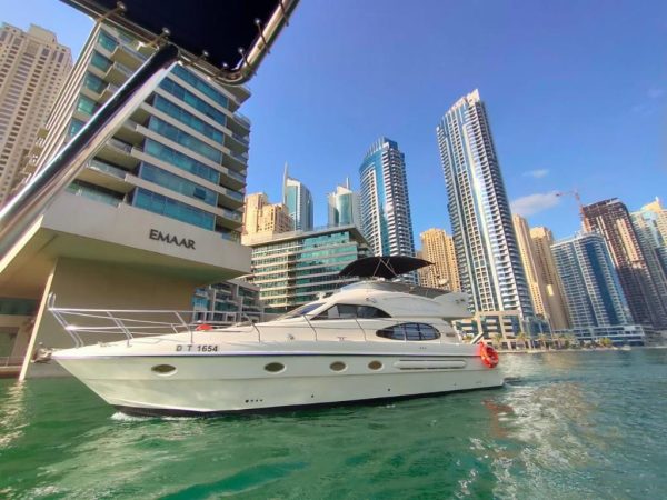 50ft Al Shali Yacht Dubai – Private Yacht for Sunset & Sightseeing Tours