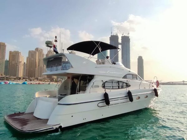 50ft Al Shali Yacht Dubai – Private Yacht for Sunset & Sightseeing Tours