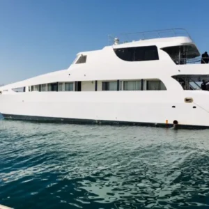 100FT Luxury Yacht Rental in Dubai